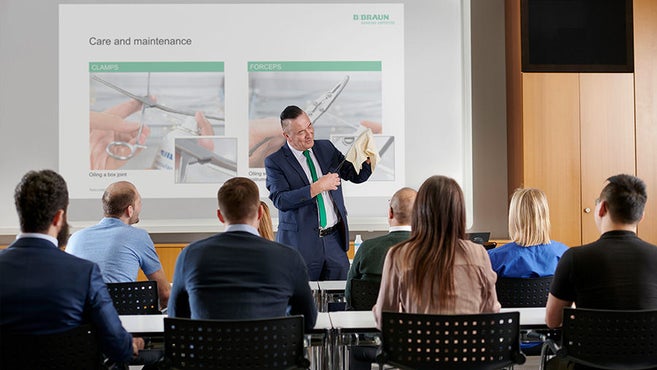 Formazione per la cura e la manutenzione degli strumenti chirurgici