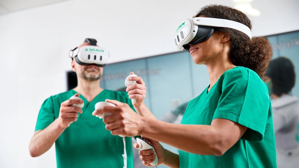 Male nurse and female nurse wearing VR glasses